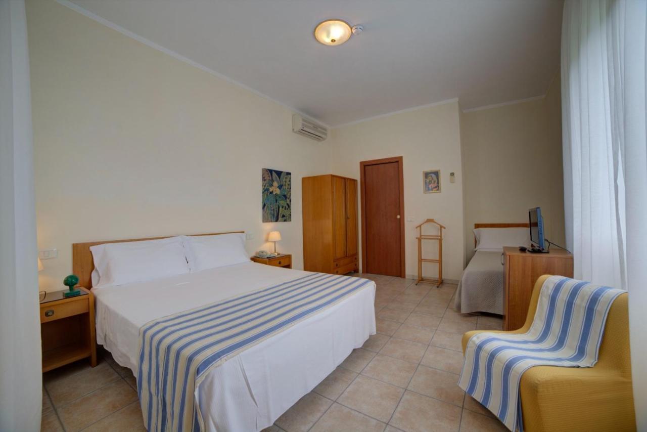 Hotel Sporting Vasto Exterior photo