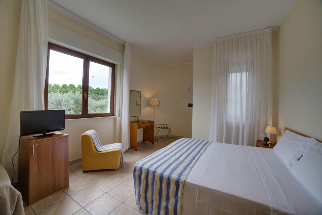 Hotel Sporting Vasto Exterior photo