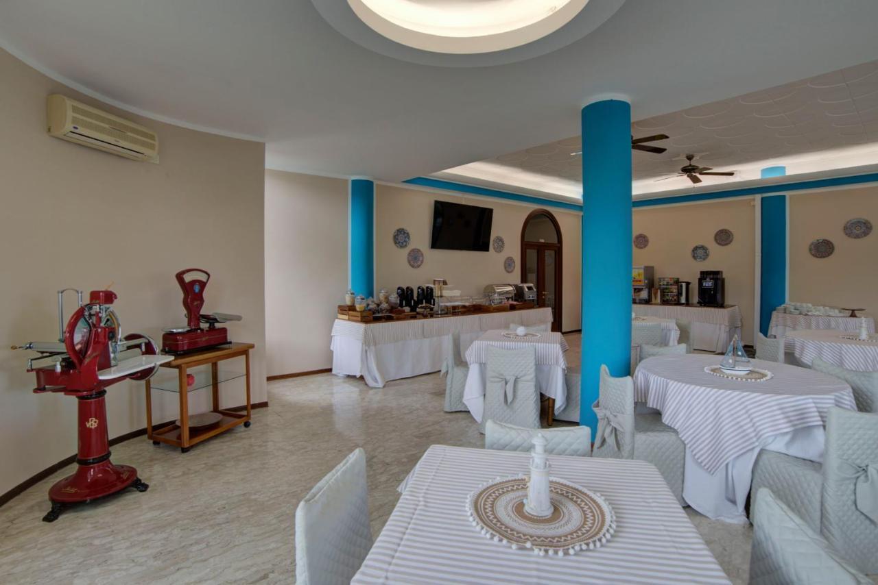 Hotel Sporting Vasto Exterior photo