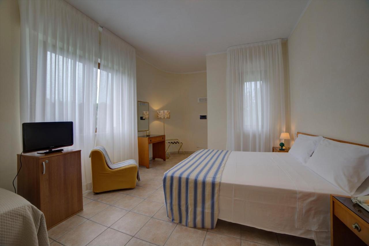 Hotel Sporting Vasto Exterior photo